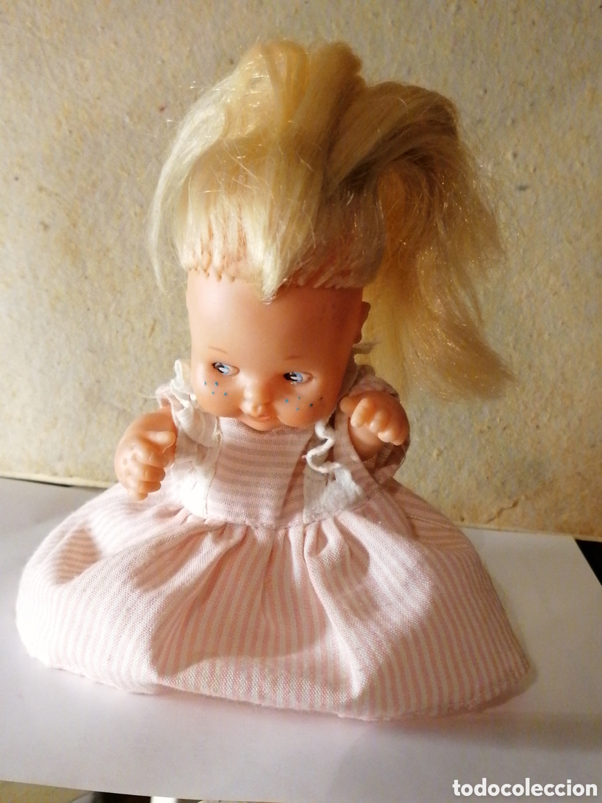 Mu&ntilde;ecas Lesly y Barriguitas: BARRIGUITAS RUBIA CON PECAS AZULES