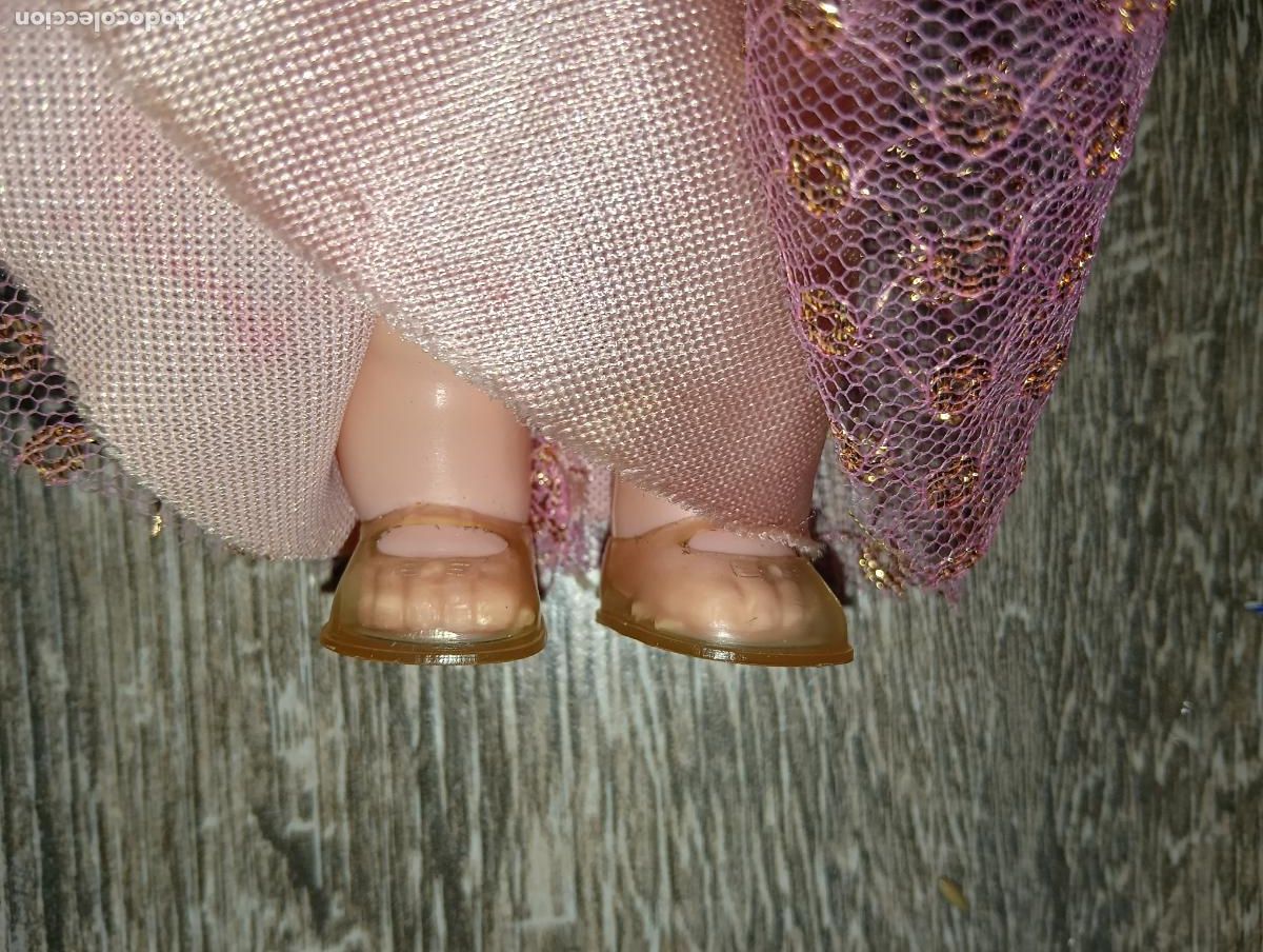 Mu&ntilde;ecas Lesly y Barriguitas: Mu&ntilde;eca barriguita cenicienta pie recto - Foto 8