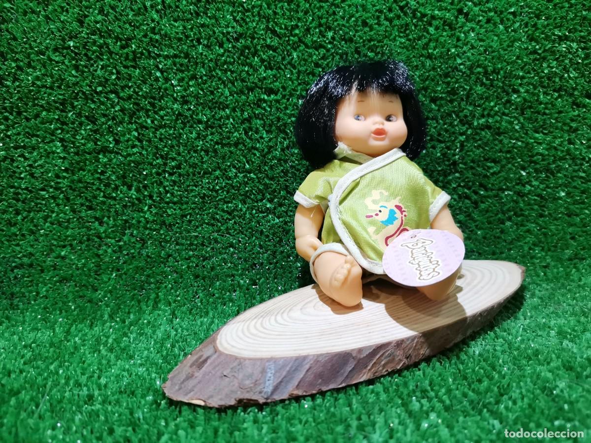 Mu&ntilde;ecas Lesly y Barriguitas: mu&ntilde;eca barriguitas morena con traje verde - Foto 5