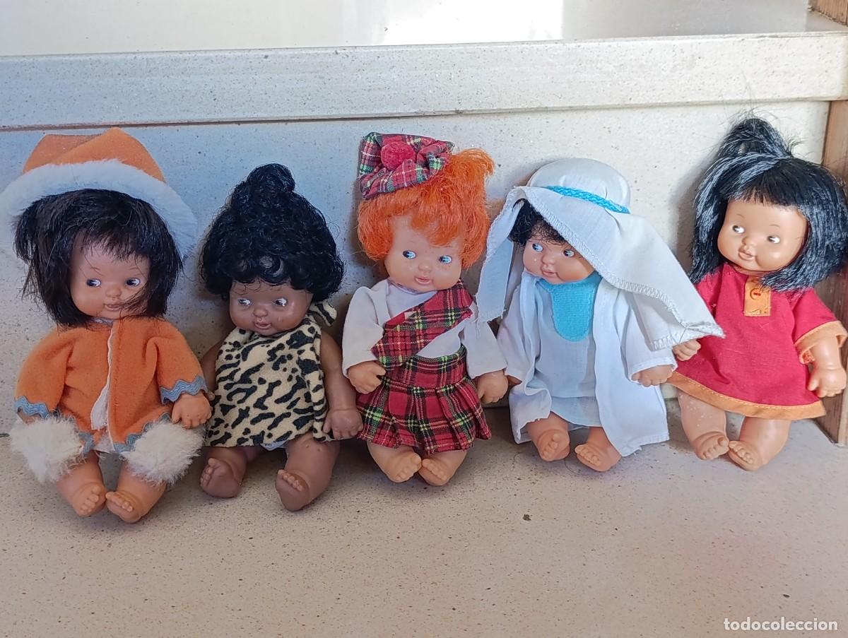 Mu&ntilde;ecas Lesly y Barriguitas: Lote 5 Barriguitas del Mundo Famosa
