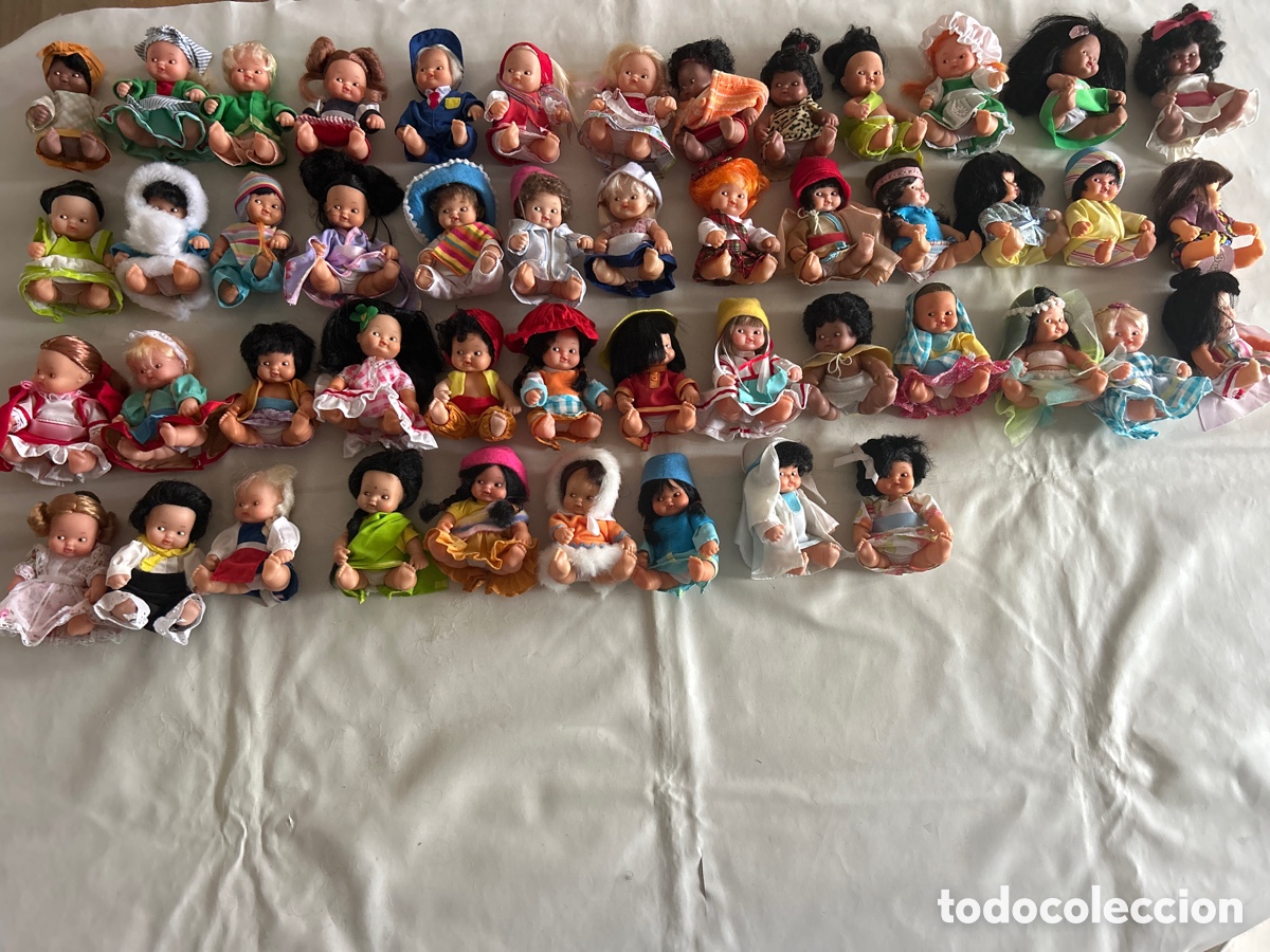 Mu&ntilde;ecas Lesly y Barriguitas: Espectacular lote de 48 Barriguitas del Mundo.
