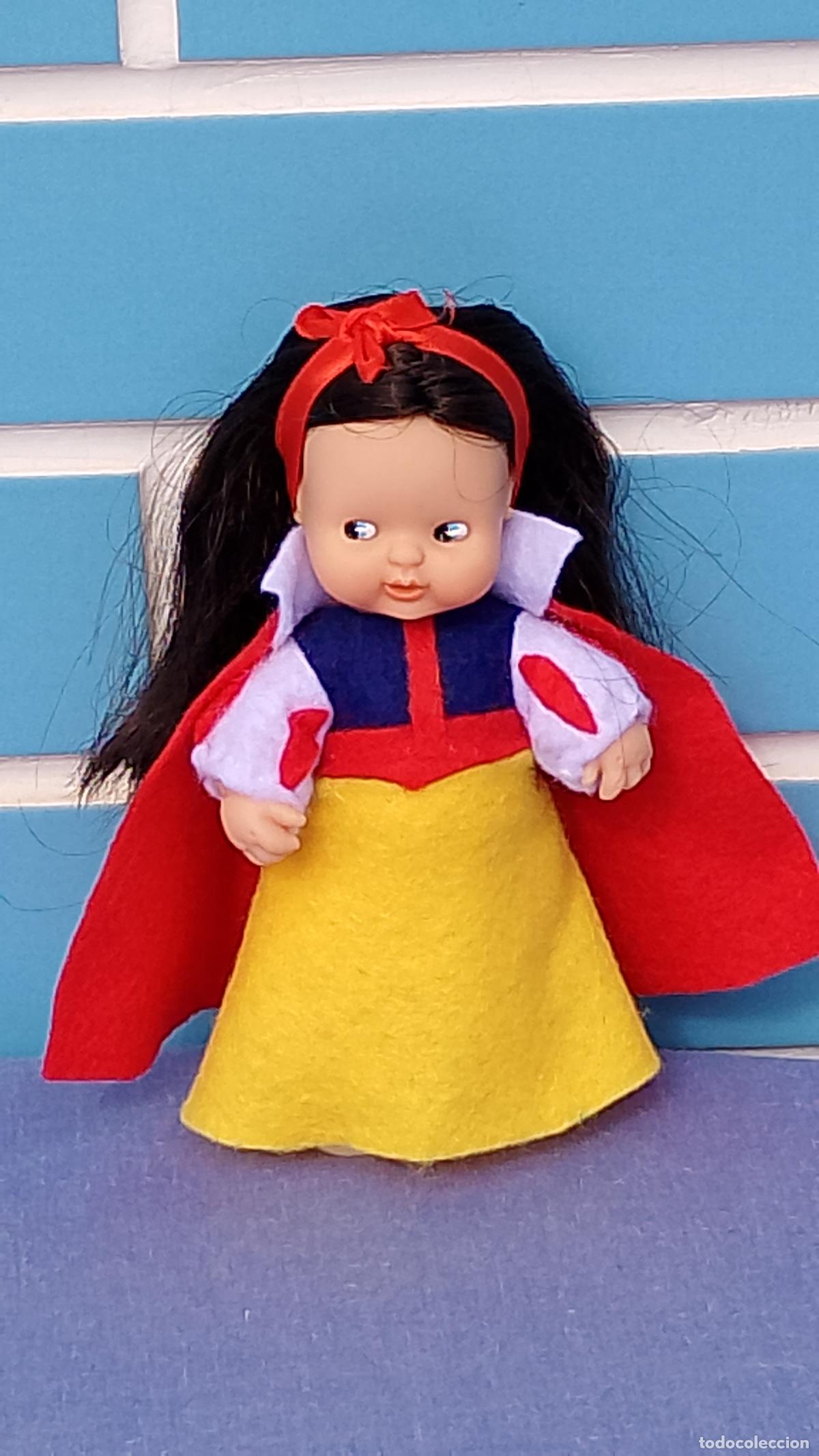 Mu&ntilde;ecas Lesly y Barriguitas: Antigua mu&ntilde;eca Barriguitas Princesa Blancanieves, colecci&oacute;n Cuentos de Famosa