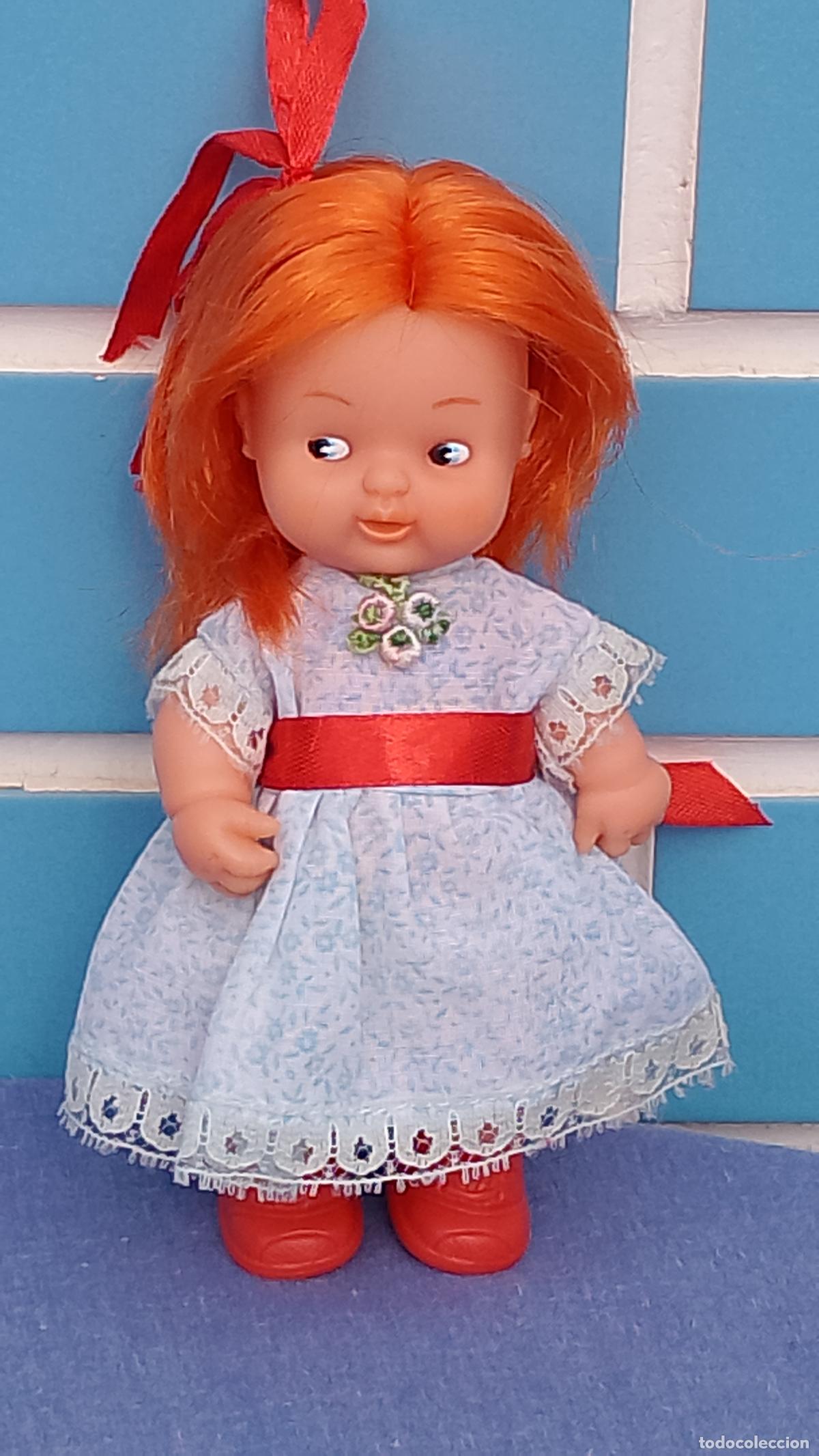 Mu&ntilde;ecas Lesly y Barriguitas: Mu&ntilde;eca antigua Barriguitas ni&ntilde;a de piernas rectas de Famosa