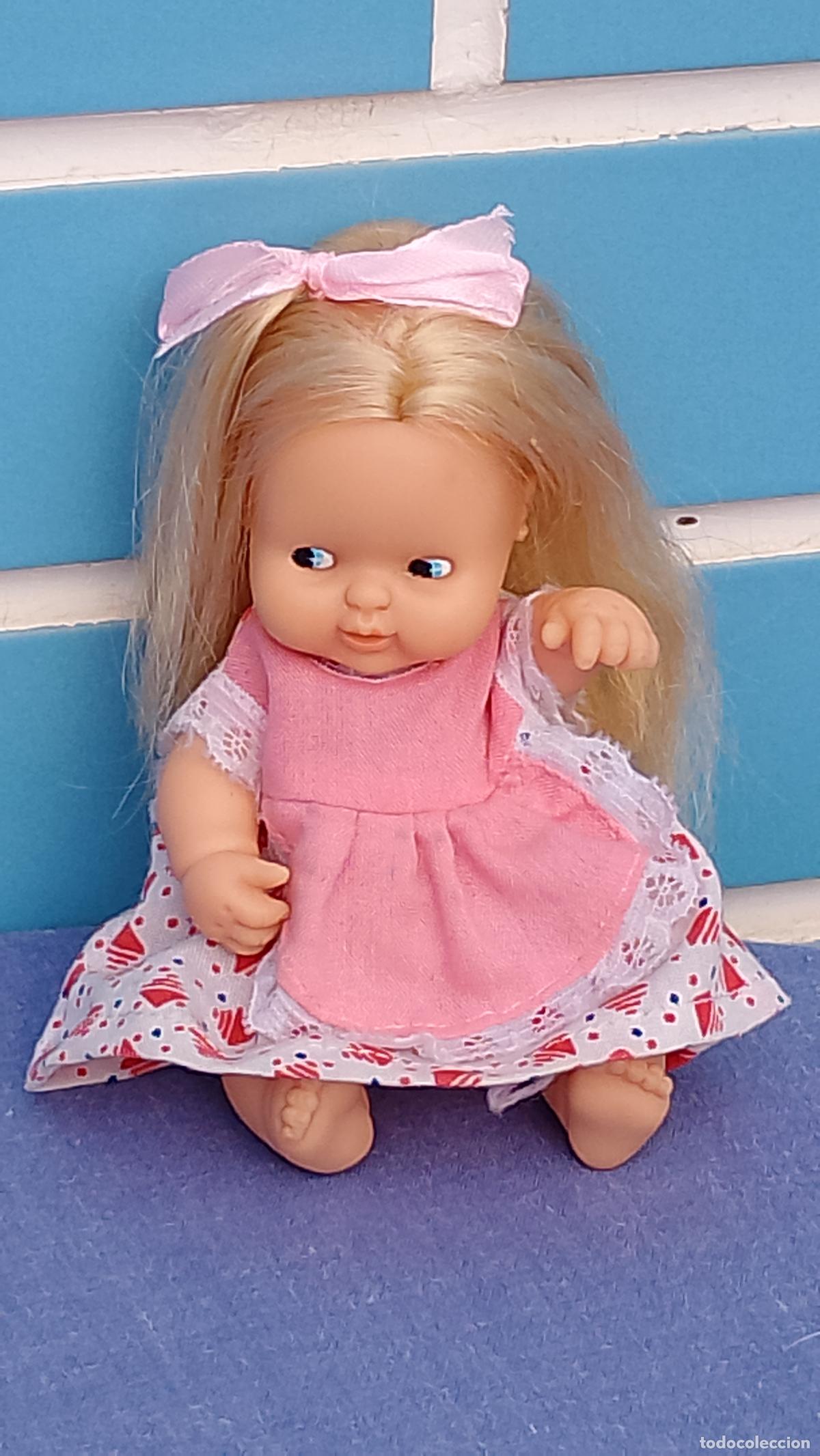 Mu&ntilde;ecas Lesly y Barriguitas: Antigua mu&ntilde;eca beb&eacute; Barriguitas de Famosa