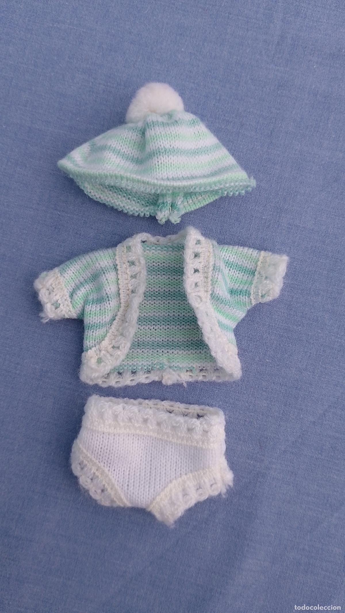 Mu&ntilde;ecas Lesly y Barriguitas: Antiguo conjunto Rayas Lana original de mu&ntilde;ecas Barriguitas de Famosa