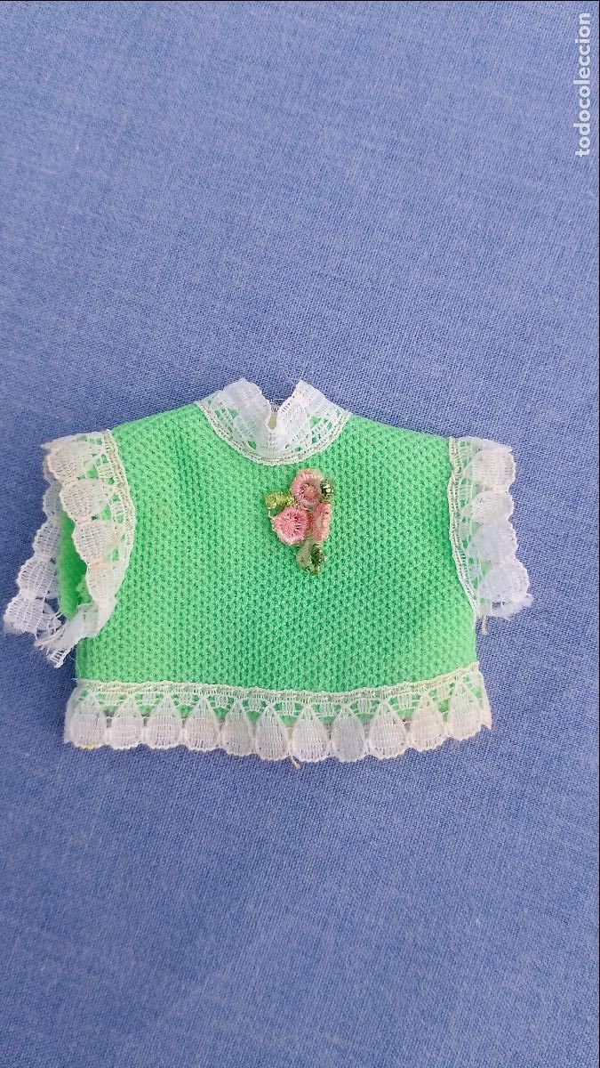 Mu&ntilde;ecas Lesly y Barriguitas: Antigua camisa verde original de mu&ntilde;ecas Barriguitas de Famosa
