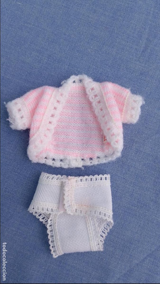 Mu&ntilde;ecas Lesly y Barriguitas: Antiguo conjunto de ropa original de mu&ntilde;ecas Barriguitas de Famosa