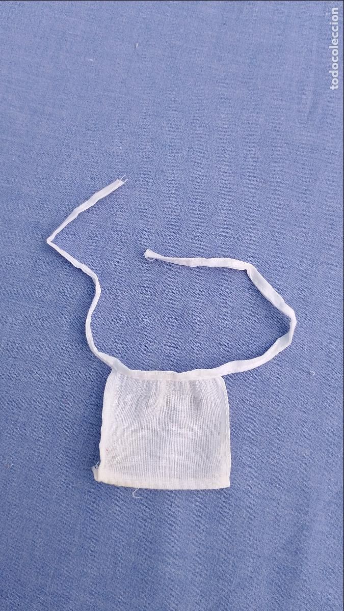 Mu&ntilde;ecas Lesly y Barriguitas: Antiguo delantal blanco original de mu&ntilde;ecas Barriguitas de Famosa