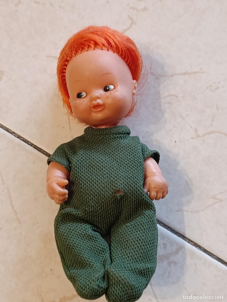Mu&ntilde;ecas Lesly y Barriguitas: Barriguitas Famosa 97 pelirroja con pecas