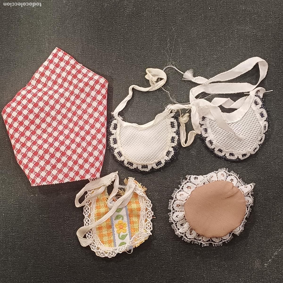 Mu&ntilde;ecas Lesly y Barriguitas: COMPLEMENTOS DE ROPA BARRIGUITAS DE FAMOSA.