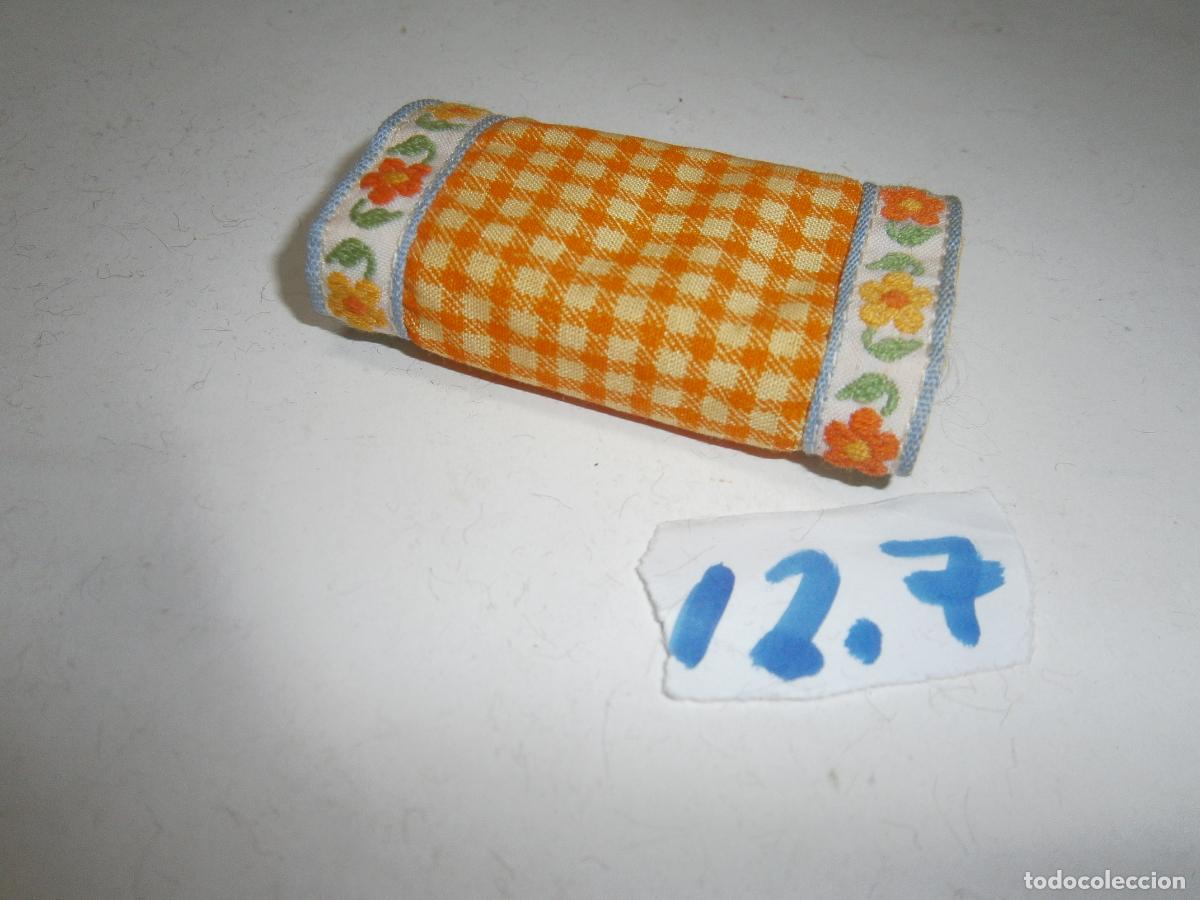 Mu&ntilde;ecas Lesly y Barriguitas: ALMOHADA ORIGINAL CUNA MU&Ntilde;ECA BARRIGUITAS - Foto 1