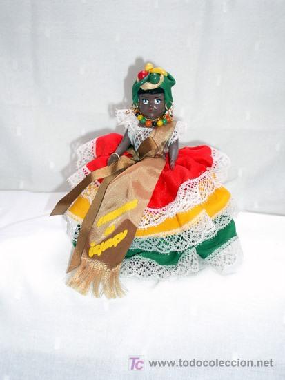 Mu&ntilde;ecas celuloide: Mu&ntilde;eca negrita de celuloide vestida de Carmen Miranda a&ntilde;os 40 - Foto 1