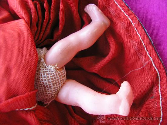 Mu&ntilde;ecas celuloide: Mu&ntilde;eca antigua en traje tradicional - celuloide - pieza de colecci&oacute;n - Foto 3