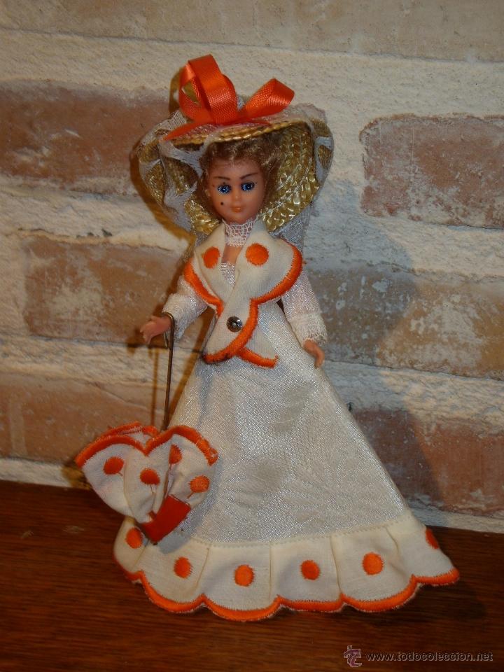 Mu&ntilde;ecas celuloide: MU&Ntilde;ECA DE CELULOIDE,DAMA DE EPOCA CON PAMELA Y PARAGUAS. - Foto 2