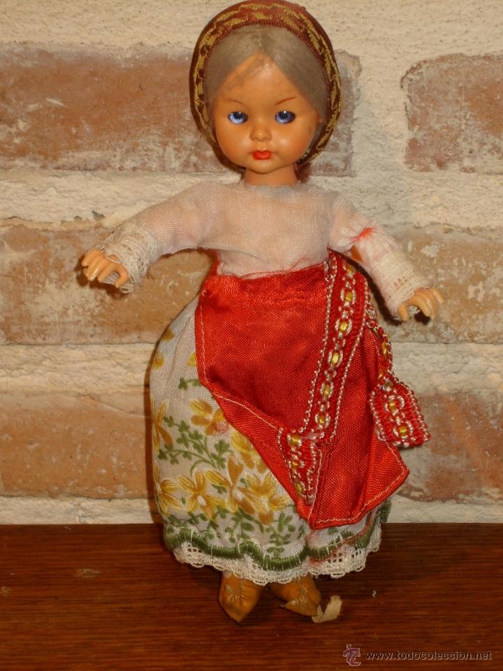 Mu&ntilde;ecas celuloide: MU&Ntilde;ECA CAMPESINA ANTIGUA DE CELULOIDE,TRAJE ORIGINAL.A&Ntilde;OS 60. - Foto 4