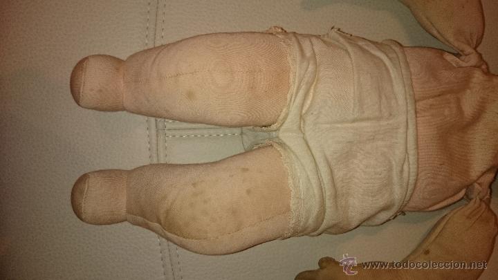 Mu&ntilde;ecas celuloide: Mu&ntilde;eca bebe celuloide de 36 cm ojos de cristal cuerpo de trapo - Foto 4