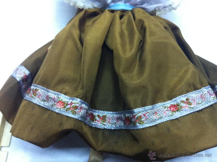 Mu&ntilde;ecas celuloide: Mu&ntilde;eca con traje regional de la Breta&ntilde;a francesa. - Foto 3