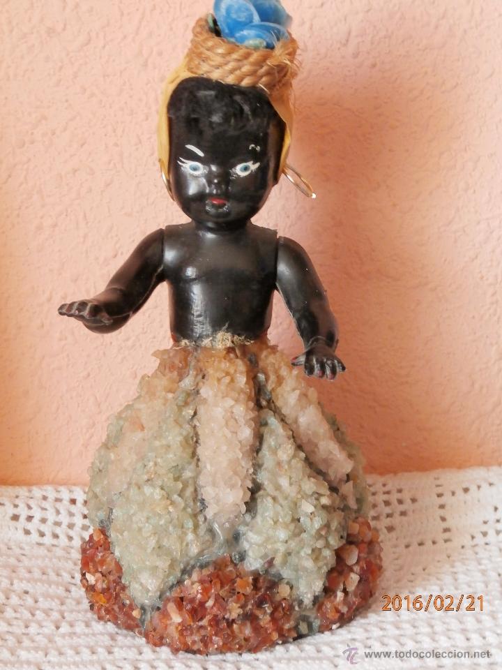 Mu&ntilde;ecas celuloide: ANTIGUA MU&Ntilde;ECA NEGRITA de CELULOIDE con FALDA DE CRISTAL Y CUARZOS - Foto 1