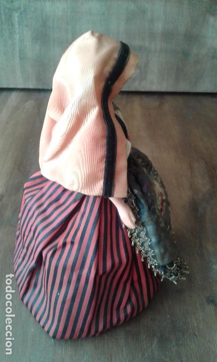Mu&ntilde;ecas celuloide: mu&ntilde;eca con vestido tradicional y cruz - Foto 5