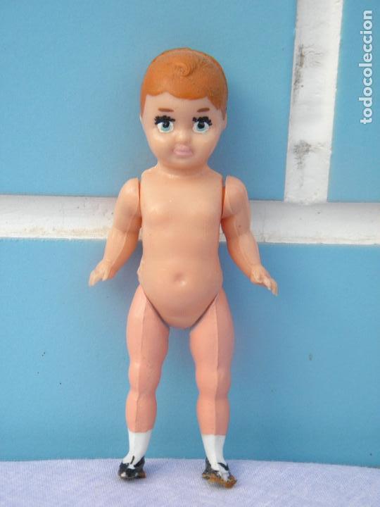 Mu&ntilde;ecas celuloide: Peque&ntilde;a mu&ntilde;eca antigua articulada de celuloide - Foto 1