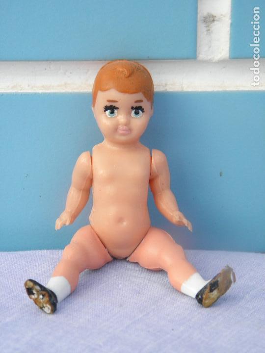 Mu&ntilde;ecas celuloide: Peque&ntilde;a mu&ntilde;eca antigua articulada de celuloide - Foto 4