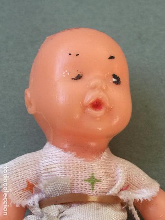 Mu&ntilde;ecas celuloide: Curioso mu&ntilde;eco antiguo de celuloide. Mide unos 8cms de altura. - Foto 4