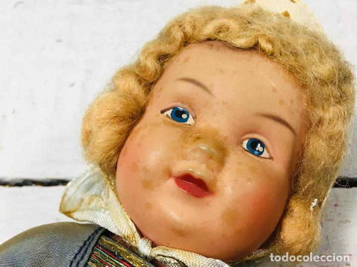 Mu&ntilde;ecas celuloide: MU&Ntilde;ECA FRANCESA DE CELULOIDE O SIMILAR CON TRAJE TRADICIONAL A&Ntilde;OS 60 - Foto 5