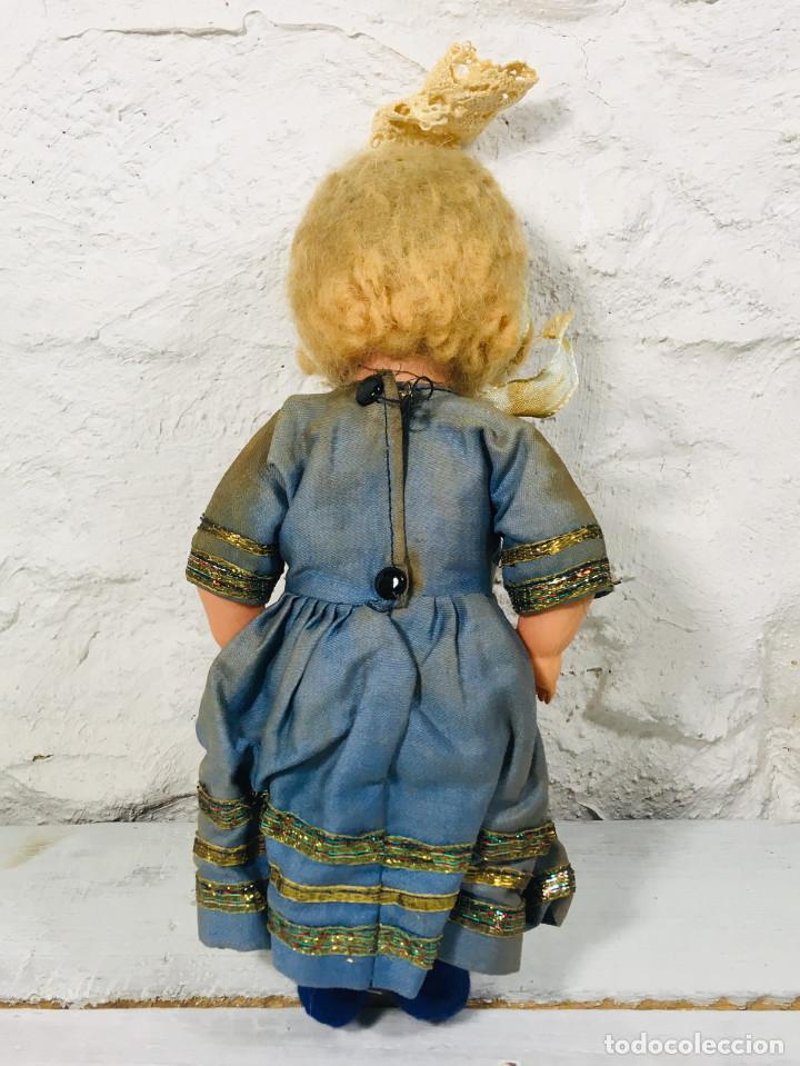 Mu&ntilde;ecas celuloide: MU&Ntilde;ECA FRANCESA DE CELULOIDE O SIMILAR CON TRAJE TRADICIONAL A&Ntilde;OS 60 - Foto 7