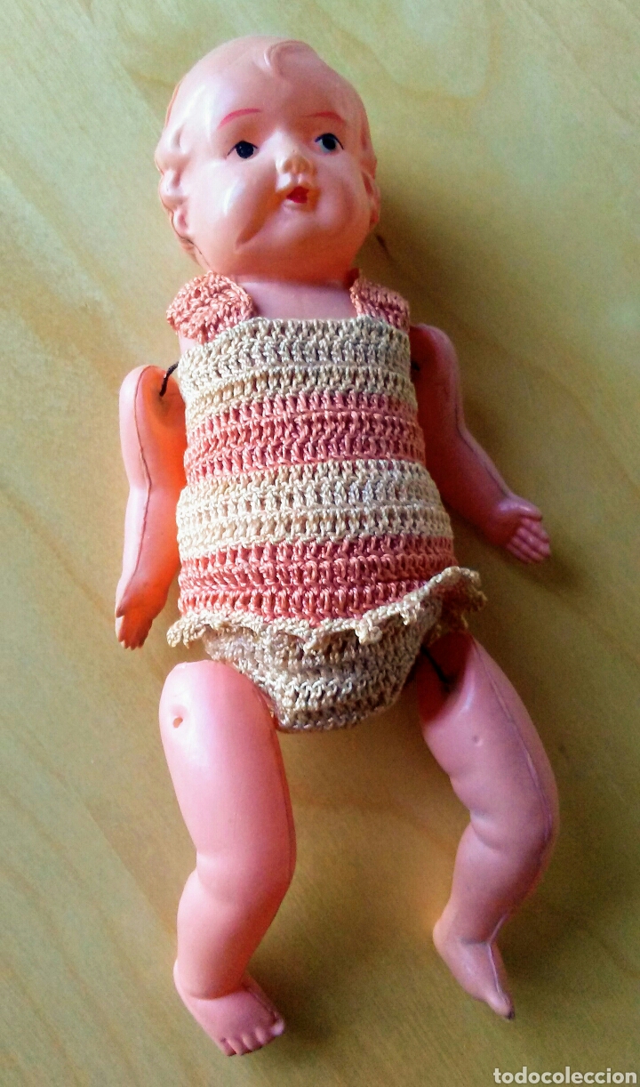 Mu&ntilde;ecas celuloide: Mu&ntilde;eca antigua de celulosa con ropita - Foto 2