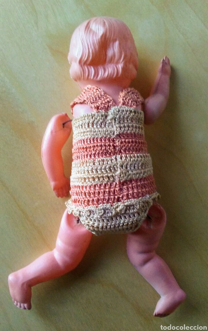 Mu&ntilde;ecas celuloide: Mu&ntilde;eca antigua de celulosa con ropita - Foto 3
