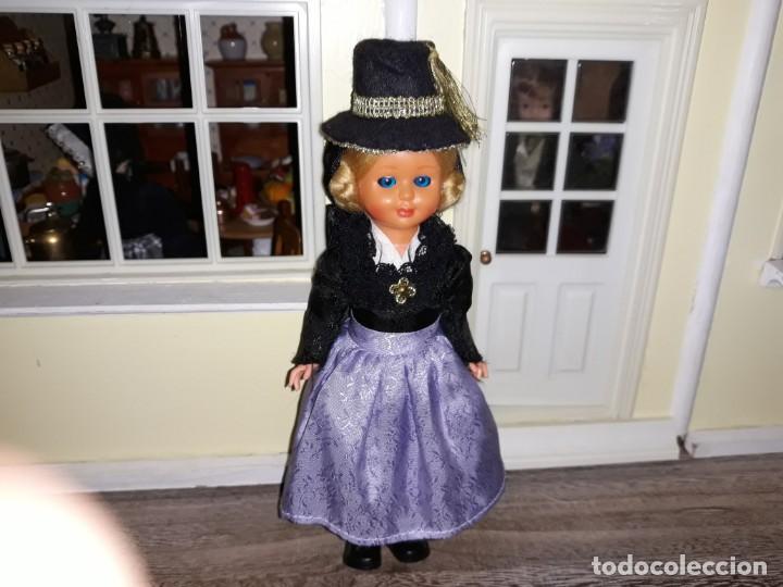 Mu&ntilde;ecas celuloide: Preciosa Mu&ntilde;eca Pelo Mohair, ojos durmientes. - Foto 2
