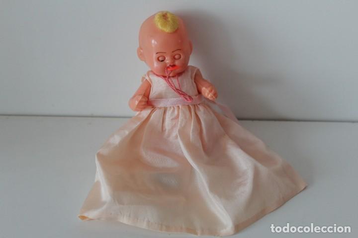 Mu&ntilde;ecas celuloide: ANTIGUO BEBE DE CELULOIDE CON CHUPETE  - A&Ntilde;OS 60 - Foto 2