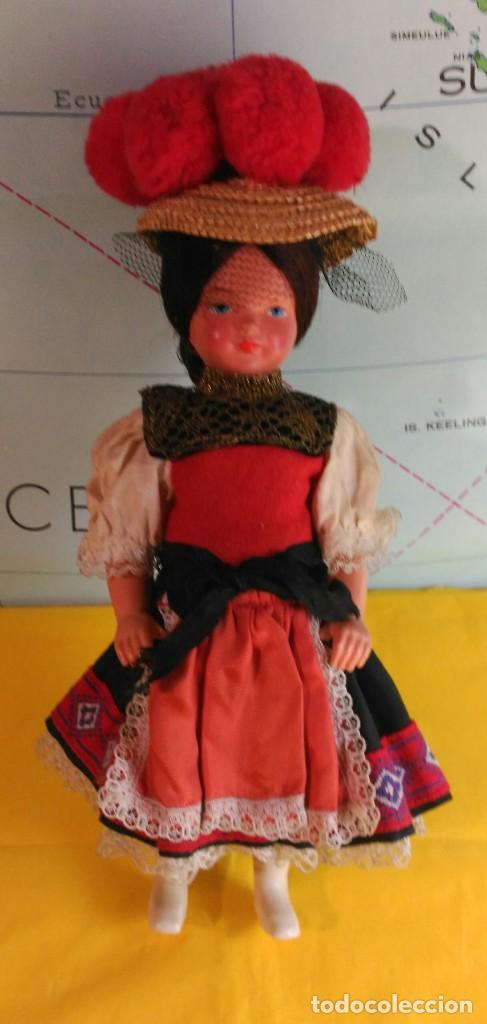 Mu&ntilde;ecas celuloide: CURIOSA MU&Ntilde;ECA ALEMANA MARCA WESTO, CON TRAJE REGIONAL, DE CELULOIDE, REBAJADA - Foto 1