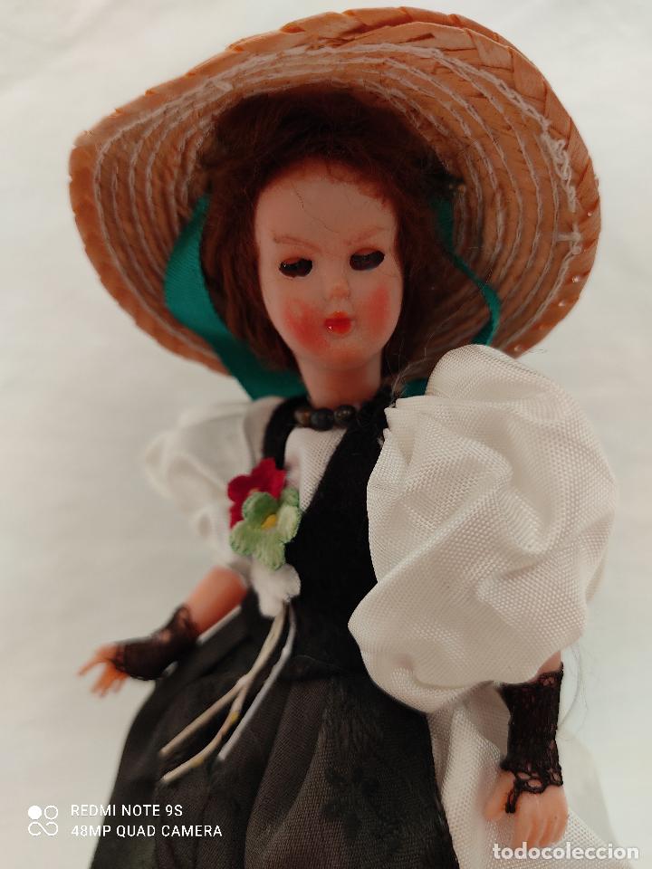 Mu&ntilde;ecas celuloide: Preciosa mu&ntilde;eca vintage de pl&aacute;stico duro con ojos durmientes - Foto 10