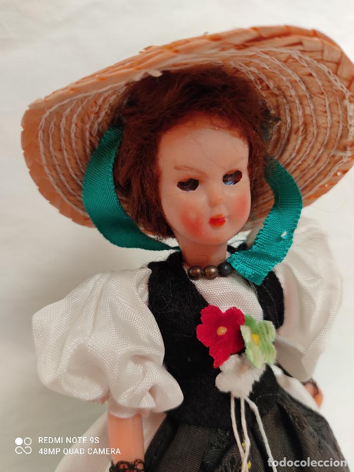 Mu&ntilde;ecas celuloide: Preciosa mu&ntilde;eca vintage de pl&aacute;stico duro con ojos durmientes - Foto 11