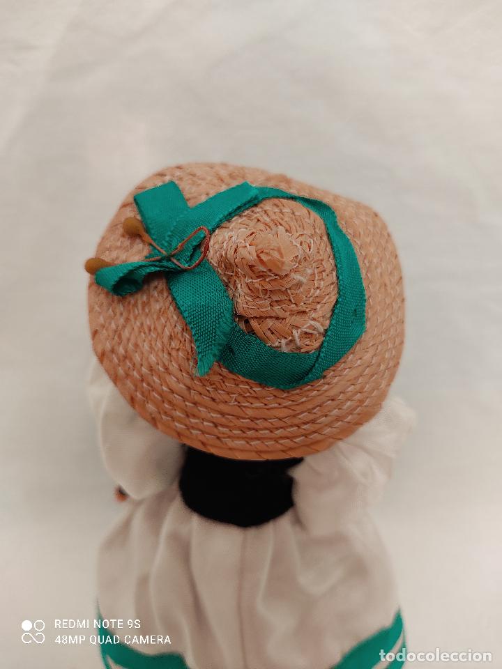 Mu&ntilde;ecas celuloide: Preciosa mu&ntilde;eca vintage de pl&aacute;stico duro con ojos durmientes - Foto 6