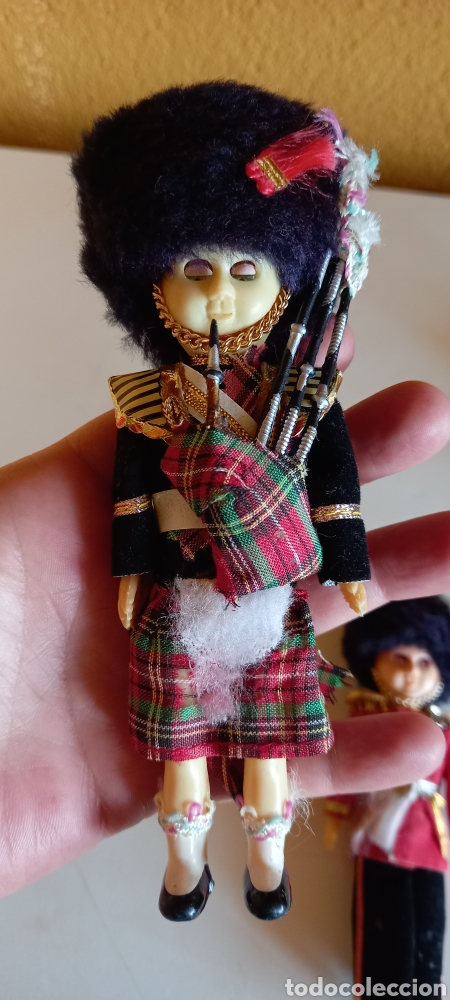 Mu&ntilde;ecas celuloide: MU&Ntilde;ECOS SOLDADO ESCOCES LOTE DE DOS OJOS DURMIENTES - Foto 4