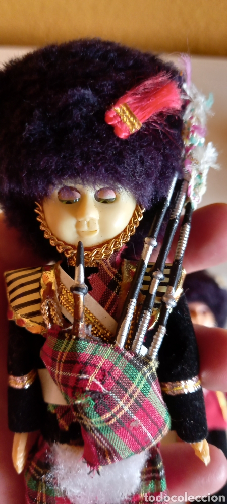 Mu&ntilde;ecas celuloide: MU&Ntilde;ECOS SOLDADO ESCOCES LOTE DE DOS OJOS DURMIENTES - Foto 6