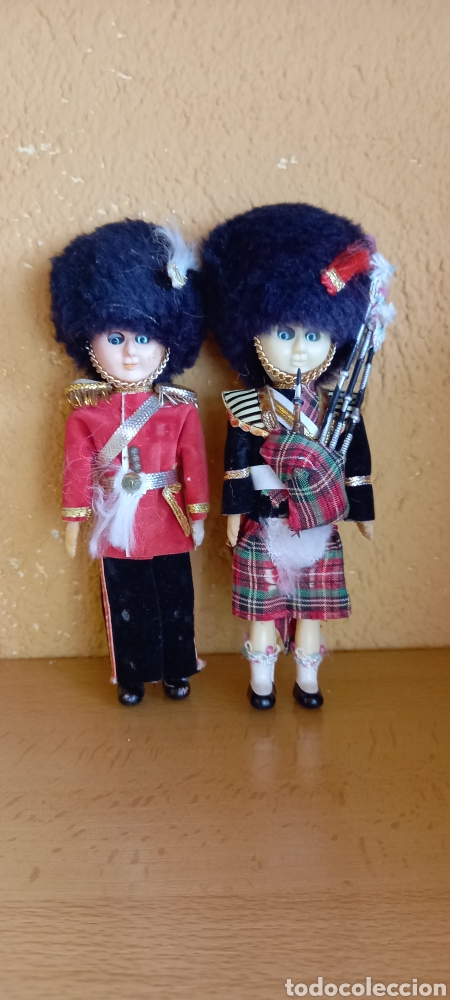 Mu&ntilde;ecas celuloide: MU&Ntilde;ECOS SOLDADO ESCOCES LOTE DE DOS OJOS DURMIENTES - Foto 1