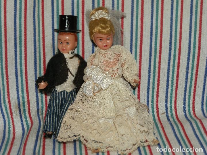 Mu&ntilde;ecas celuloide: MU&Ntilde;EQUITOS PAREJA DE NOVIOS EN CELULOIDE, OJOS DURMIENTES - Foto 1