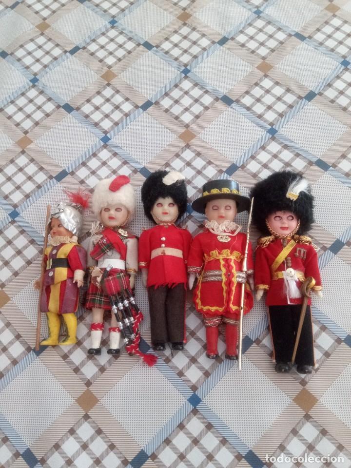 Mu&ntilde;ecas celuloide: Lote de figuras antiguas - Foto 1