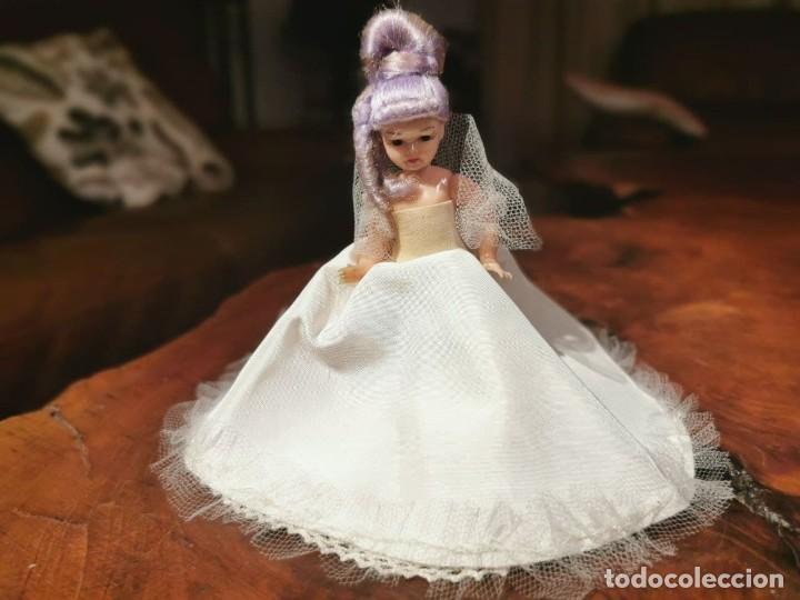 Mu&ntilde;ecas celuloide: PEQUE&Ntilde;A MU&Ntilde;ECA DE CELULOIDE OJOS DURMIENTES VESTIDO NOVIA - Foto 1