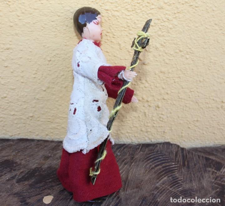 Mu&ntilde;ecas celuloide: Mu&ntilde;eco monaguillo de celuloide, con cruz procesional; a&ntilde;os 40 - Foto 7