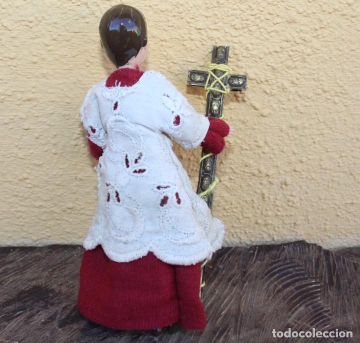 Mu&ntilde;ecas celuloide: Mu&ntilde;eco monaguillo de celuloide, con cruz procesional; a&ntilde;os 40 - Foto 9