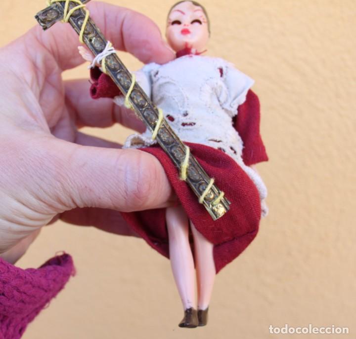 Mu&ntilde;ecas celuloide: Mu&ntilde;eco monaguillo de celuloide, con cruz procesional; a&ntilde;os 40 - Foto 10