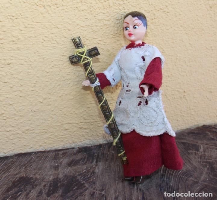 Mu&ntilde;ecas celuloide: Mu&ntilde;eco monaguillo de celuloide, con cruz procesional; a&ntilde;os 40 - Foto 11