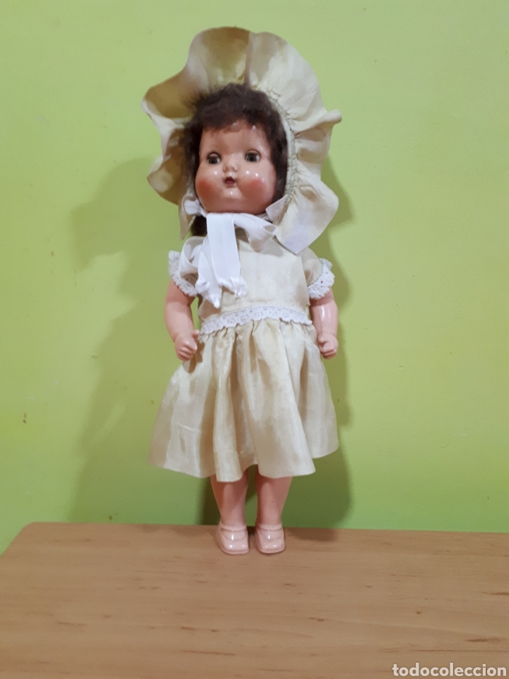 Mu&ntilde;ecas celuloide: Preciosa mu&ntilde;eca de celuloide de la marca inglesa Roddy. - Foto 2