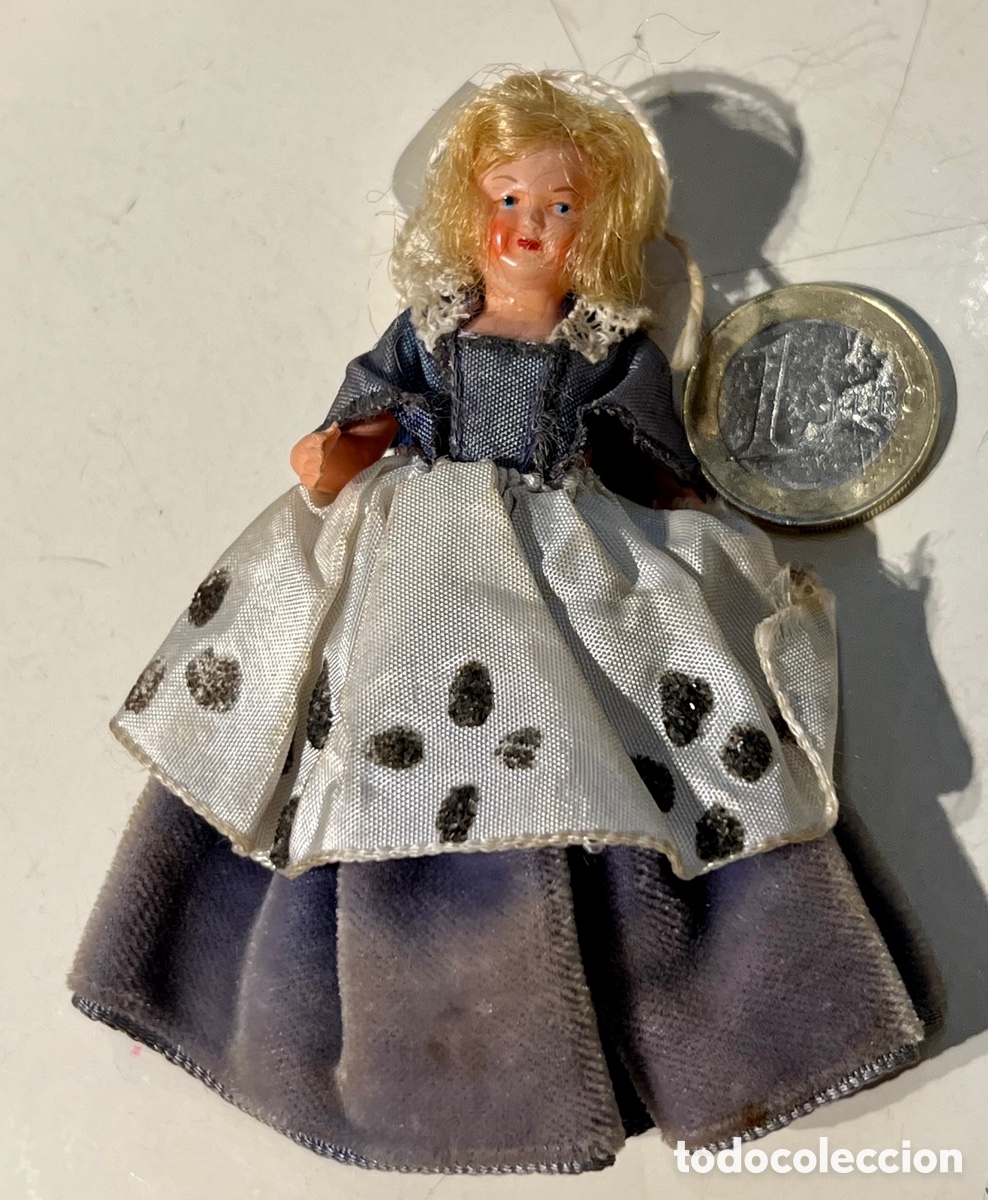 Mu&ntilde;ecas celuloide: Juguete. Peque&ntilde;a mu&ntilde;eca articulada. - Foto 1