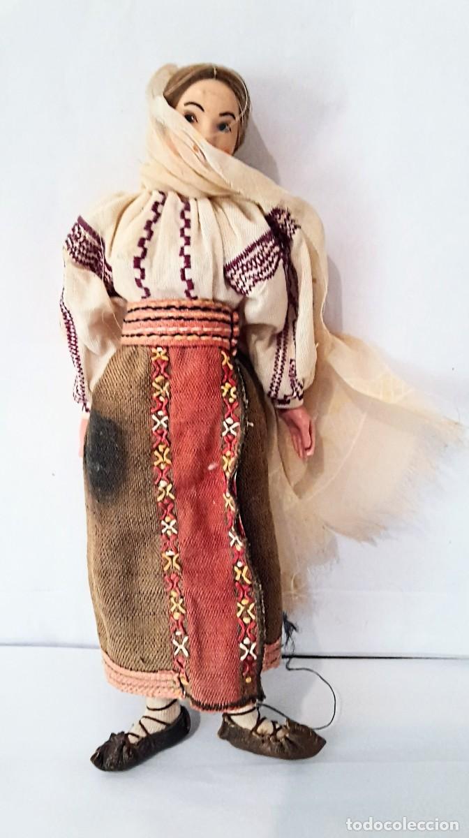 Mu&ntilde;ecas celuloide: Mu&ntilde;eca mu&ntilde;equita con traje tradicional rumana - Foto 3