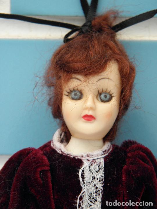 Mu&ntilde;ecas celuloide: Antigua mu&ntilde;eca victoriana de celuloide y ojos durmientes - Foto 2